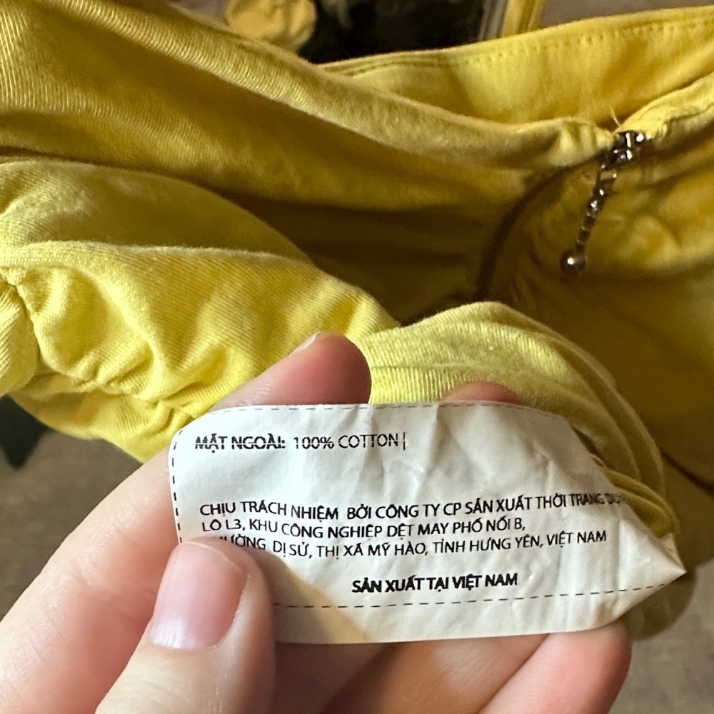 Trendy Yellow Ruched Blouse - Picture 5 of 5